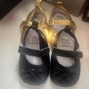 Black & Gold Glitter One Size Infant Shoe